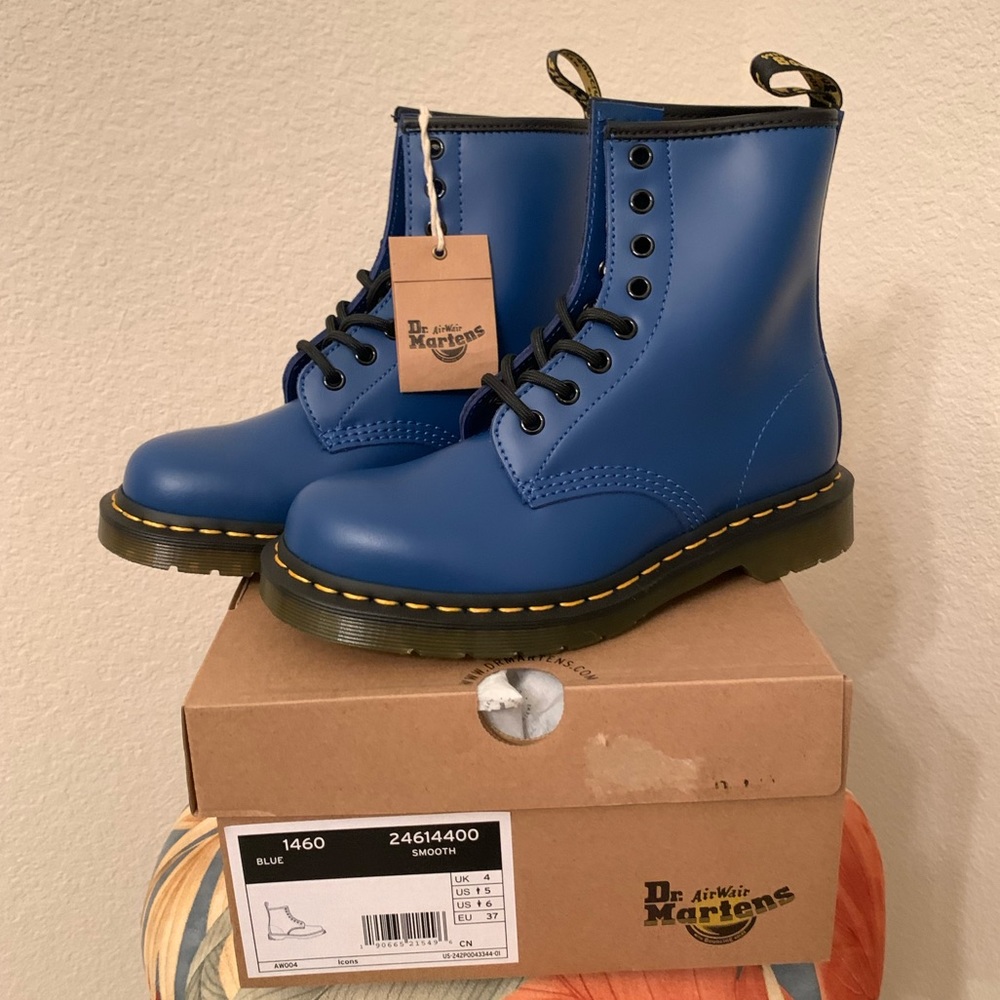 1460 SMOOTH LEATHER LACE UP BOOTS DR MARTENS